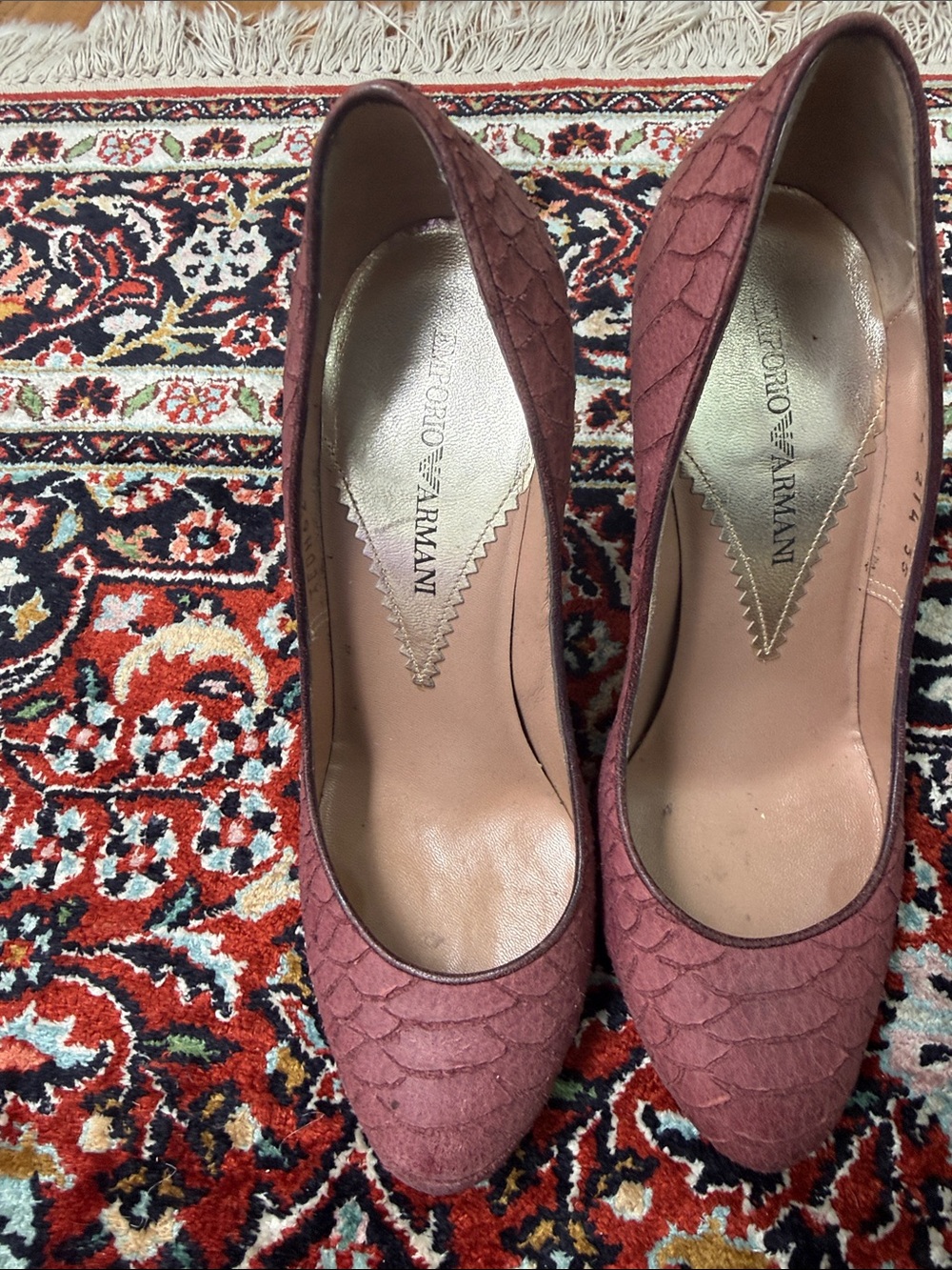 Emporio Armani Mauve Scalloped Suede Pumps